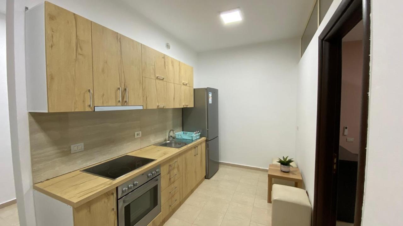 Lushnjë Anna'S Apartament מראה חיצוני תמונה
