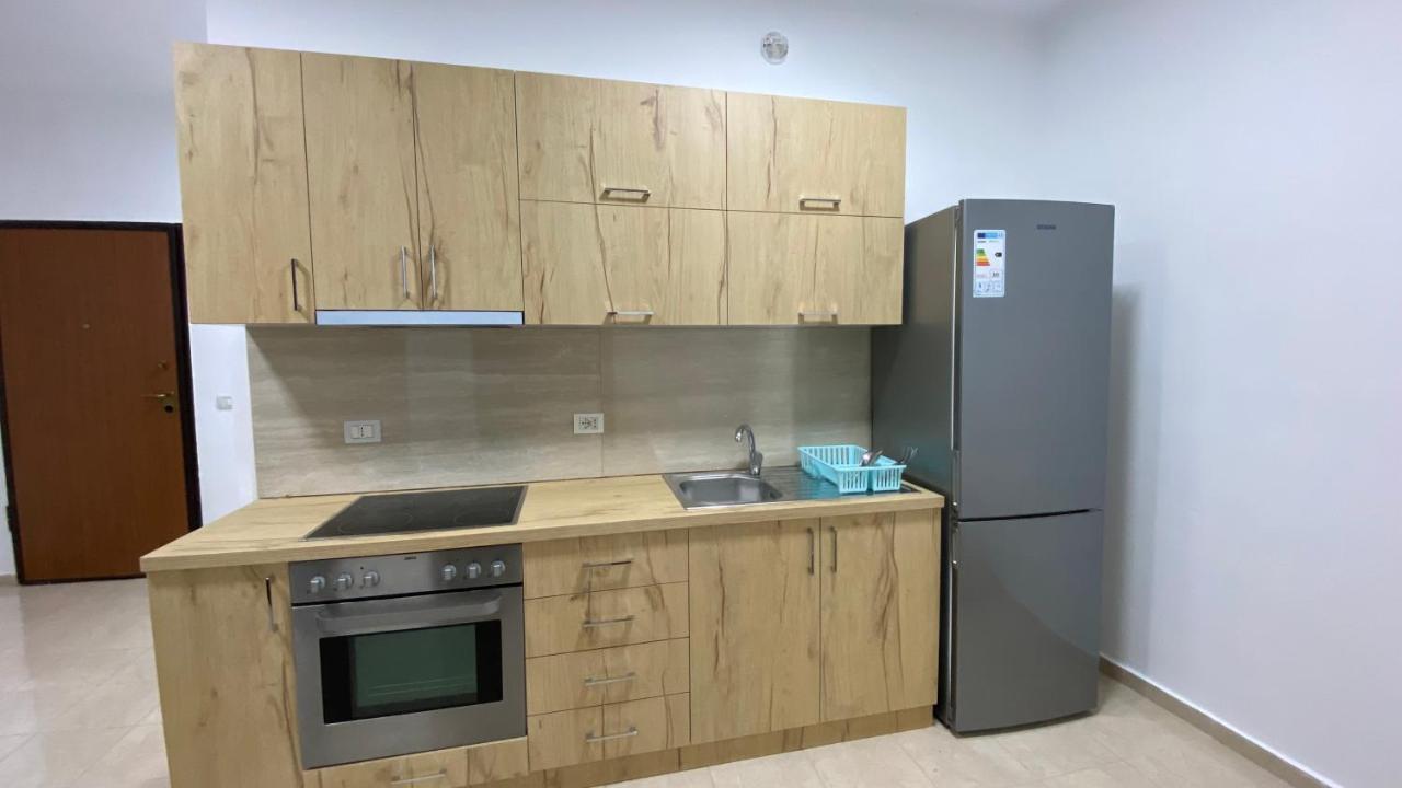 Lushnjë Anna'S Apartament מראה חיצוני תמונה
