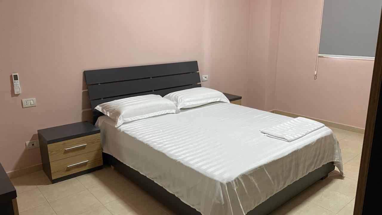 Lushnjë Anna'S Apartament מראה חיצוני תמונה